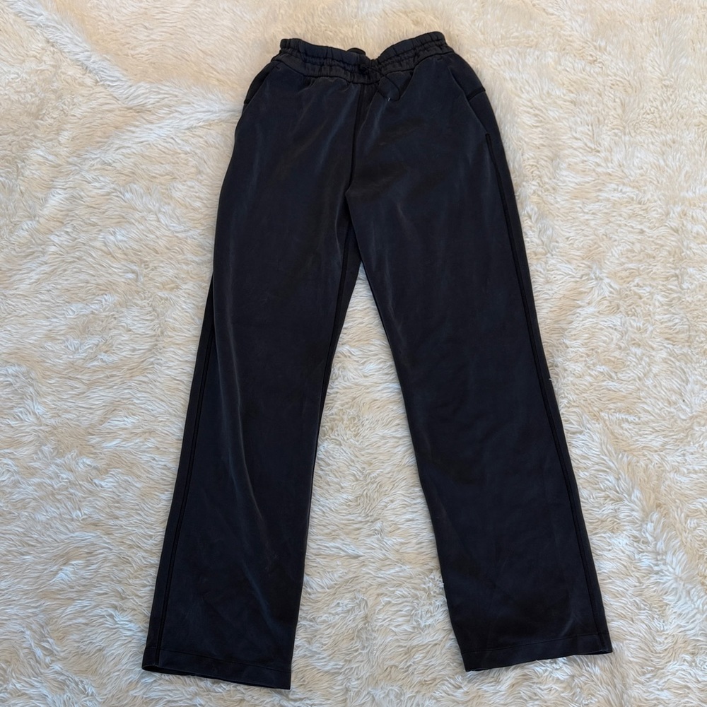 Woman’s Lululemon Black Pants